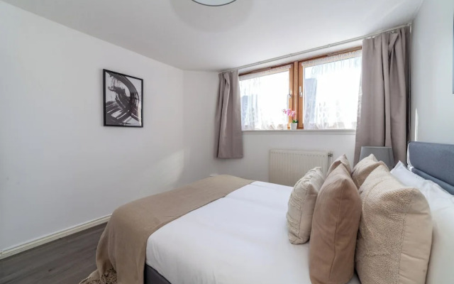 Spacious 4 bed flat in Chelsea