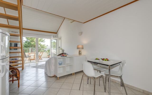 Beachfront Apartment With Balcony and Parking