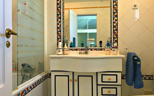 Borda d'Água, Praia da Oura