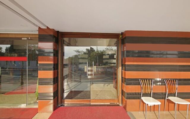 Oyo 30562 Ni Ambaari Elite