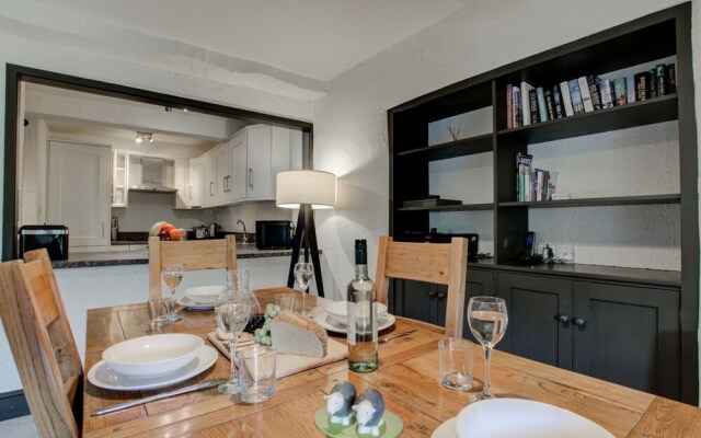 Provincial Holiday Home at Elterwater near River Brathay