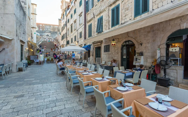 La Piazza Apartment