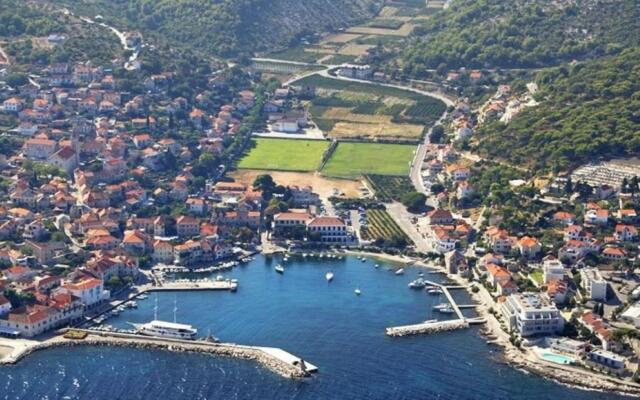 Jela - 50 m from pebble beach - A1(4+1)