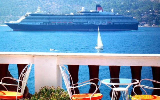 Mirini Hotel