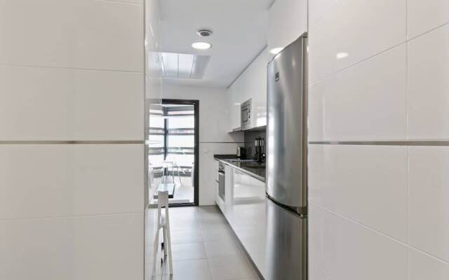 Stunning 2 Bed Apt, Sleeps 6 nr Adelfas