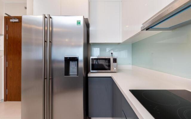 Gold View APT1/2bed/2bath/free pool and Gym