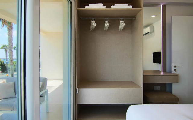 Phaedrus Living: Seaview Luxury Flat Limnaria 114