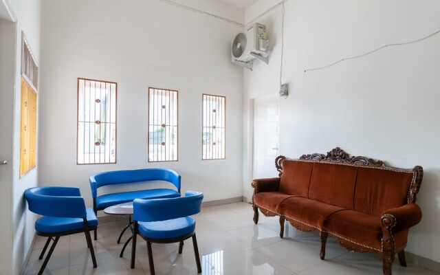 RedDoorz near UISU teladan Medan
