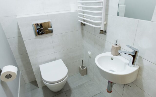 KrakowRentals - Family Apartment