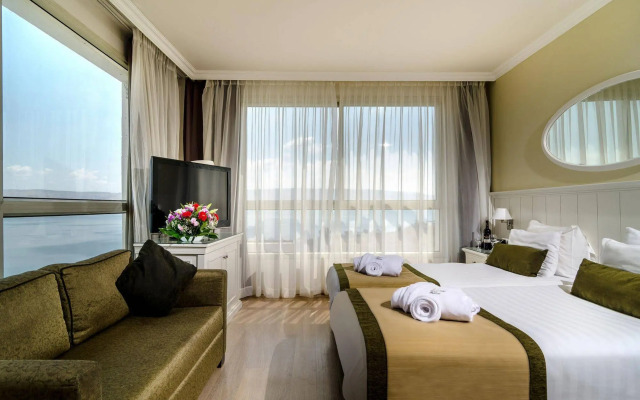 Royal Plaza Hotel