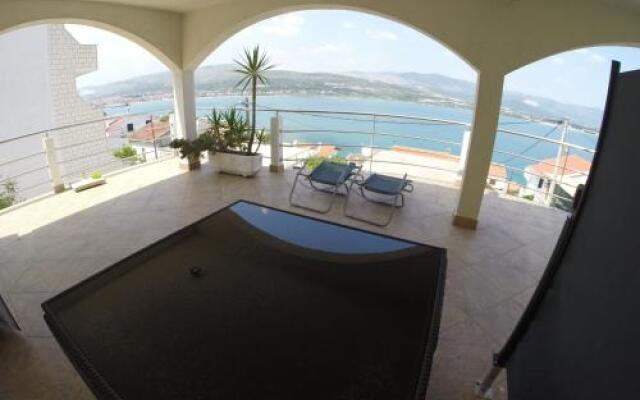 Palace View