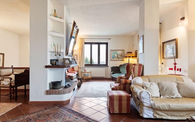 Attractive Holiday Home in Fontanile With Garden and Barbecue