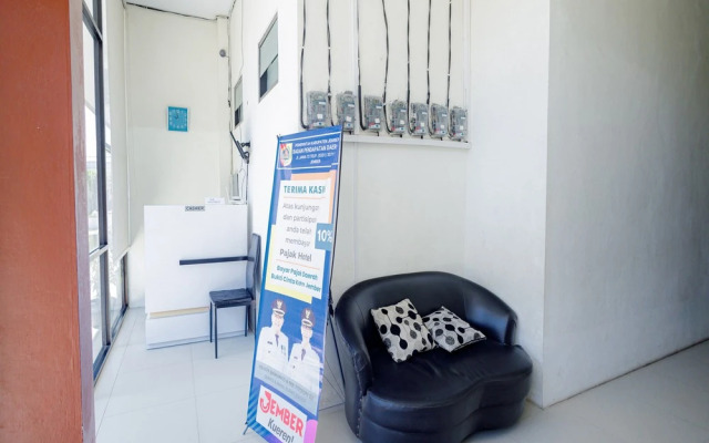 RedDoorz Syariah near Universitas Muhammadiyah Jember