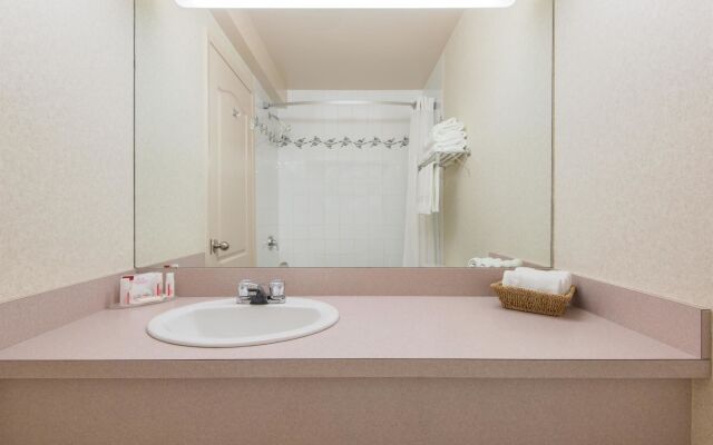 Ramada by Wyndham Lloydminster