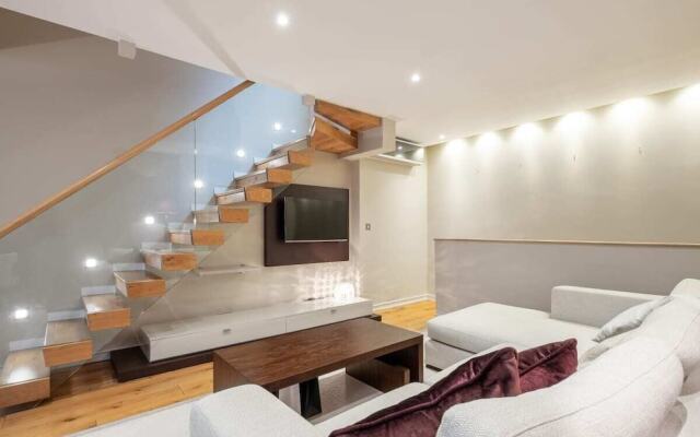Elegant 3-bed House W/terrace Near Harrods