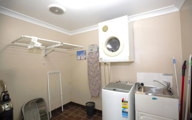 3 123 Gippsland Street