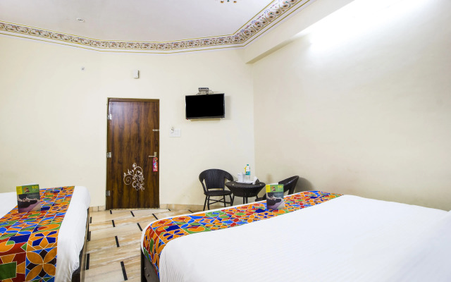 FabExpress White Palace