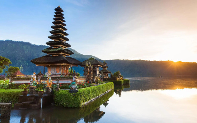 hotel de danau lake view
