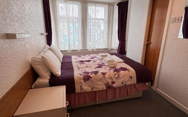 OYO Delton Hotel Blackpool Pleasure Beach