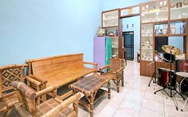 SPOT ON 90356 Gmmo Homestay