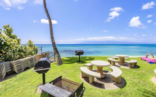 Hale Mahina B401 by RedAwning
