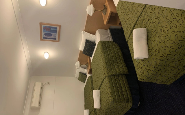 Airport Motel