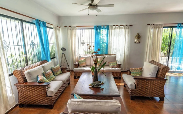 Natural Pool Villa Perfect for Families