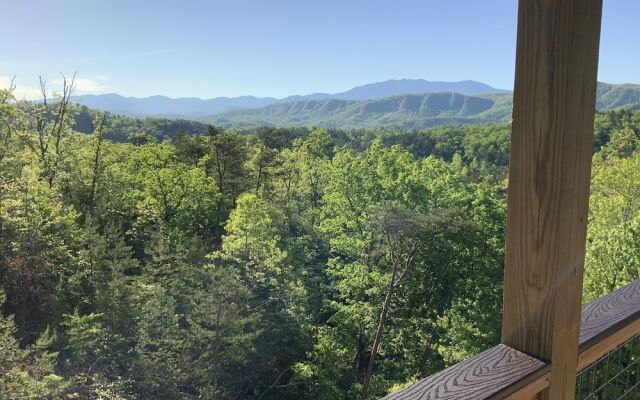 Copper Fox 3 Bedroom Cabin