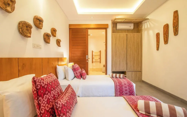 Luxury 4BR Haven, Steps to Canggu's Beach Elegance