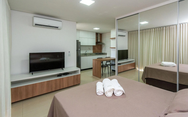 Flat com linda Piscina no Setor Bueno - TH605