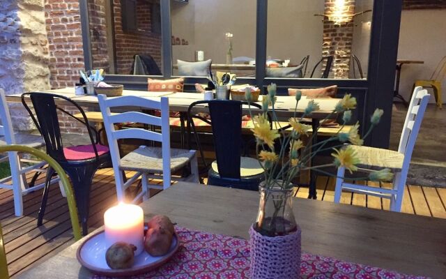 Attalos Suites Hotel