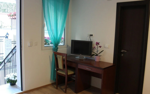 Balabusic One Bedroom Apartment No.1