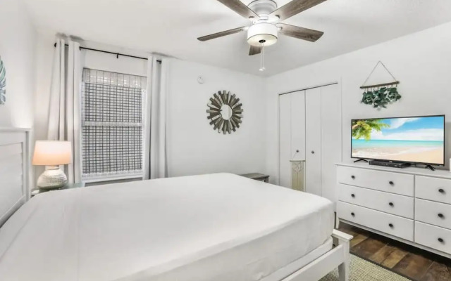 Phoenix III 3031 Beachfront End-unit