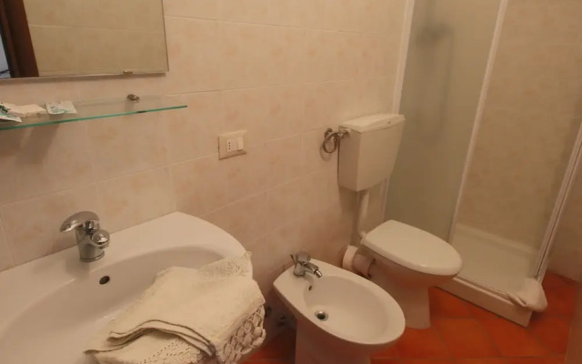 Villa ad Apecchio con Bosco