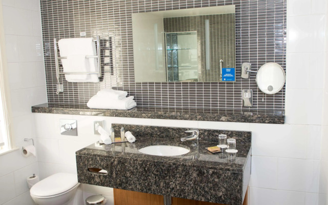Best Western Plus Moat House Reading