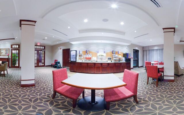 Holiday Inn Express Hotel & Suites Brockville by IHG