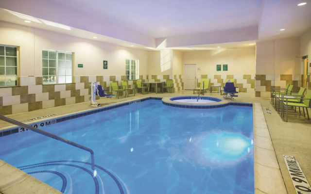 Baymont by Wyndham Dallas South-DeSoto