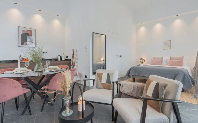 Piccola Como Lotus by Rent all Como