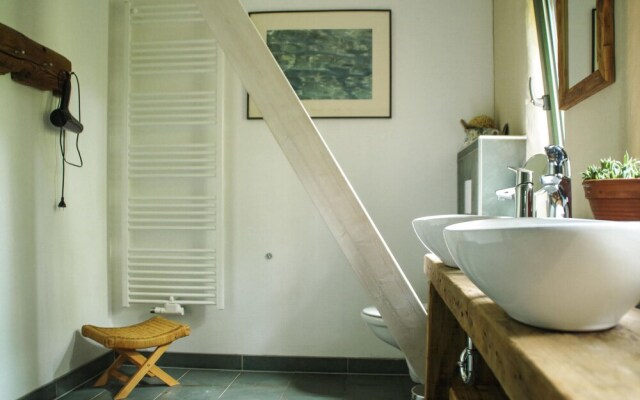 Nice Home in Am Salzhaff With 2 Bedrooms and Wifi