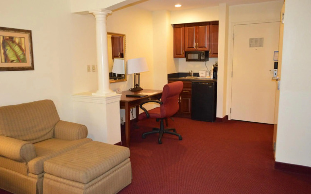 Opal Hotel & Suites
