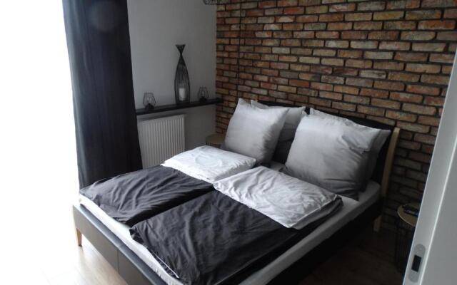 Black&White Apartment Bis - Małe Garbary 8