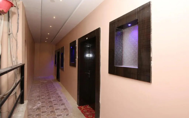 Shahi Guest House by OYO Rooms