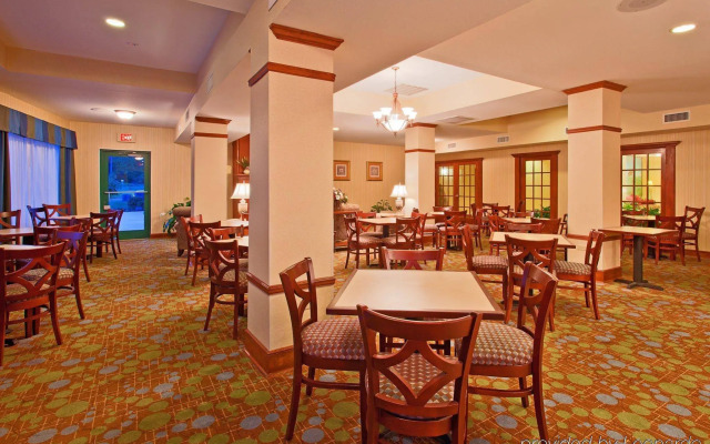 Holiday Inn Express & Suites Enterprise by IHG