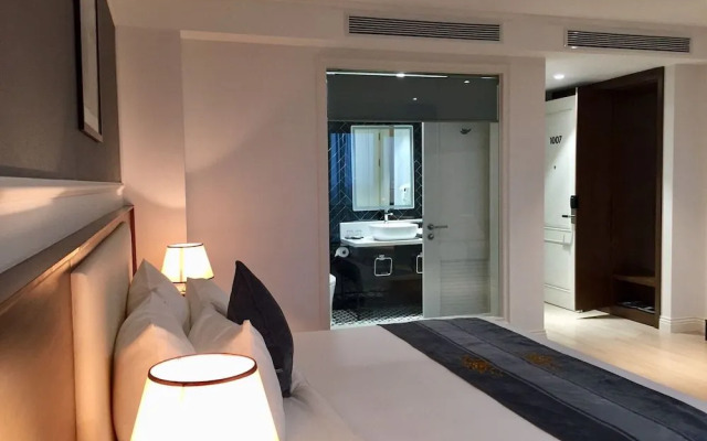 Rex Quang Binh Hotel