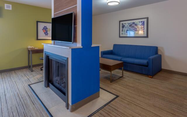 Holiday Inn Express Indianapolis - Southeast by IHG
