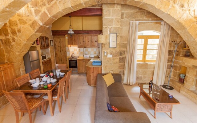 Gozitan Farmhouse With Pool - PP 4