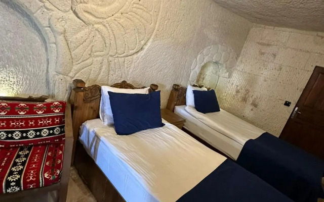 Mysterious Cave Suites