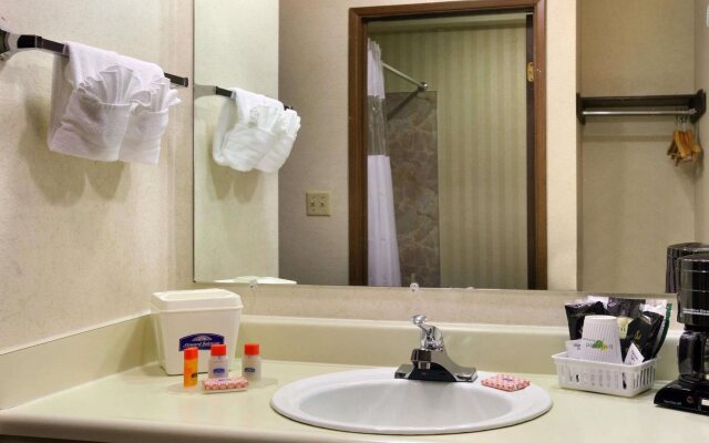 Howard Johnson by Wyndham Portland Airport