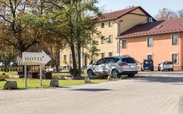 Hotel Brochów