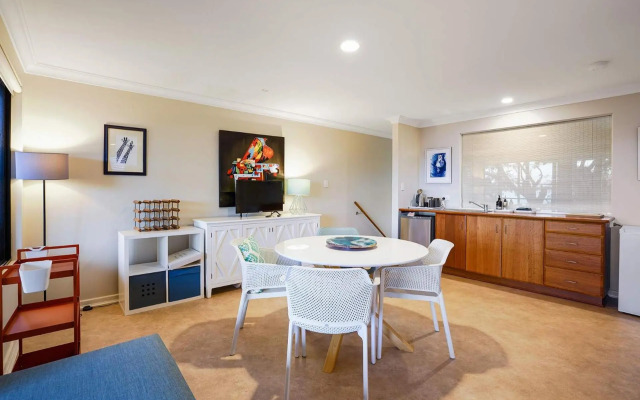 BLUEBELL on THE BEACH DUNSBOROUGH